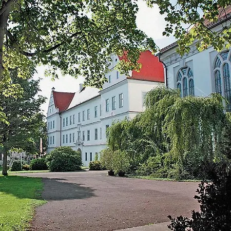 Hotel Neustart *